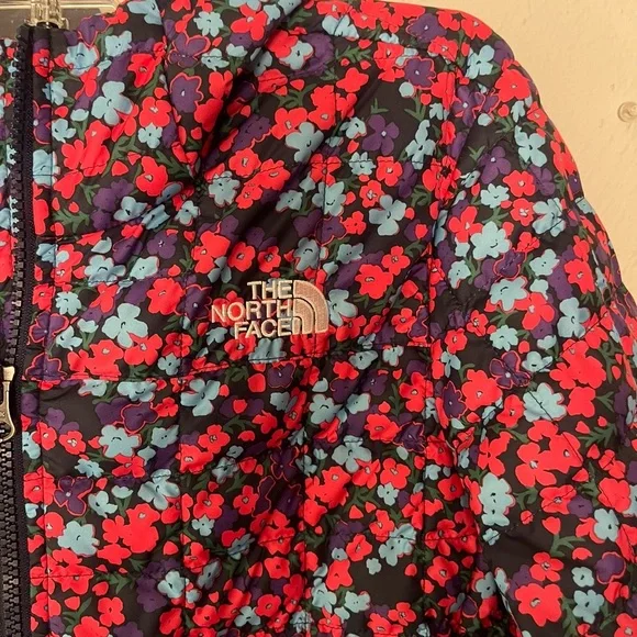 The North Face Kids Puffer Jacket - Red and Blue Floral - Picture 2 of 6